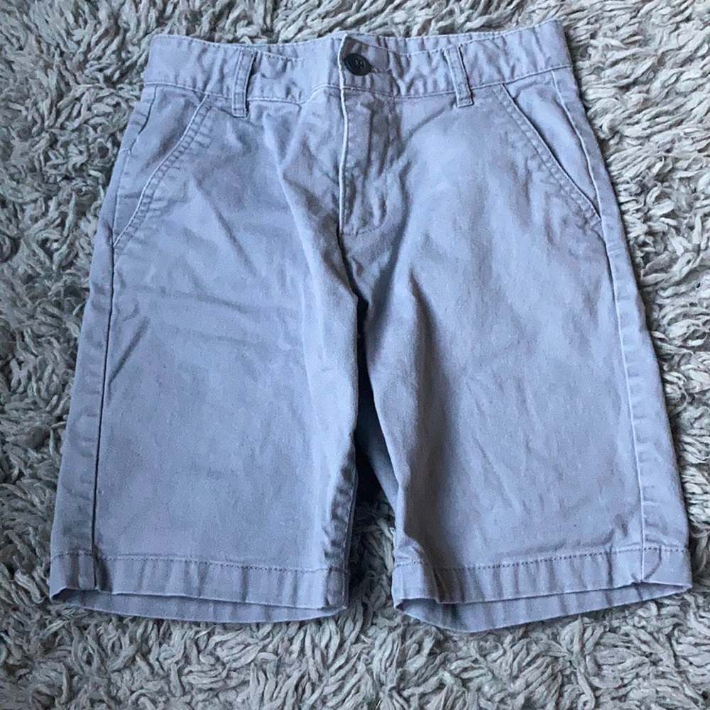 gray old navy shorts